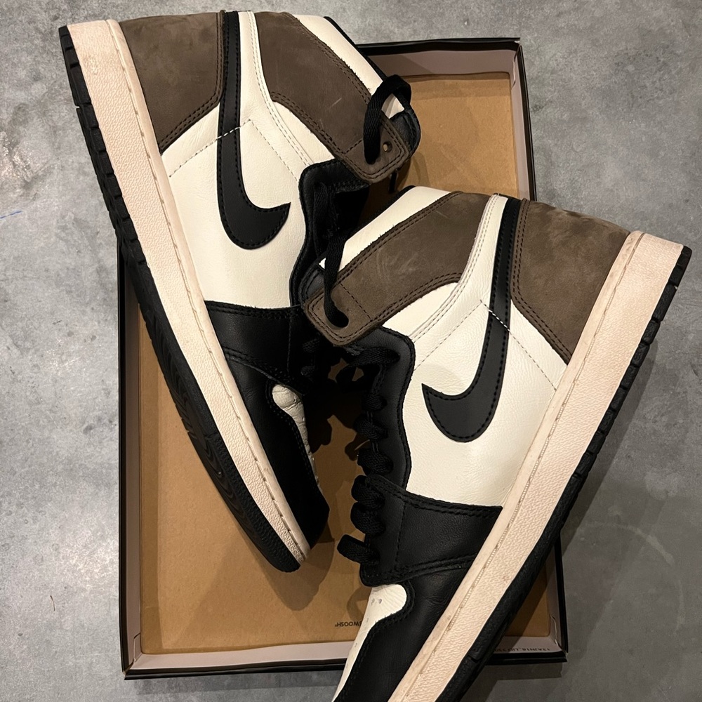 Jordan 1 Mocha